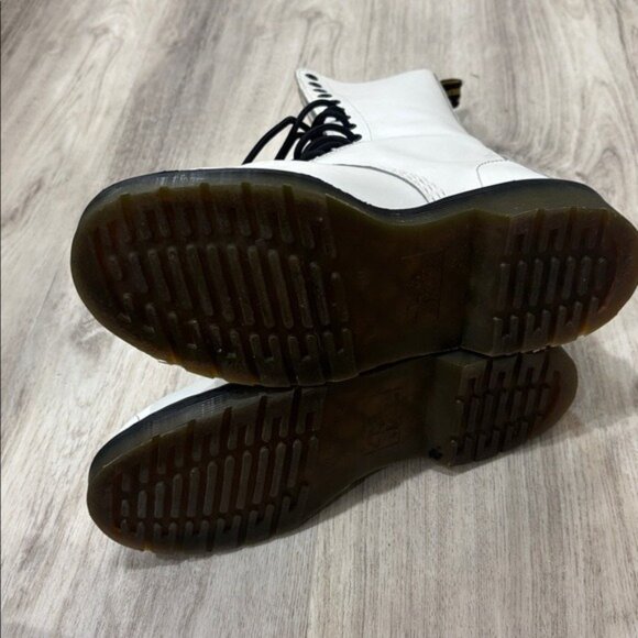 Dr. Martens High White TALL  Combat Boots 10103 SIZE 6 WOMEN - Picture 7 of 9